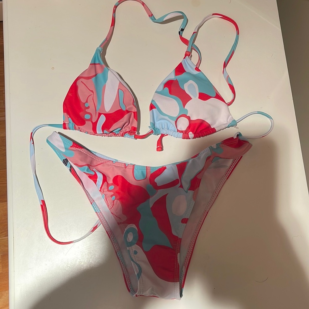 Cute colorful bikini!